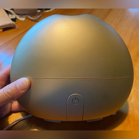 Saje Wellness Aroma Breeze Champagne Diffuser - Picture 2 of 7